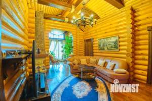 Дом 240м², 3-этажный, участок 8 сот.