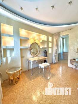 Коттедж 293м², 3-этажный, участок 6 сот.