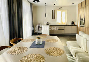 Дом 360м², 3-этажный, участок 4 сот.