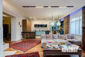 Коттедж 346м², 3-этажный, участок 14 сот.