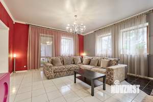 Дом 361м², 3-этажный, участок 11 сот.