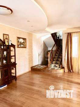 Дом 300м², 3-этажный, на длительный срок, 