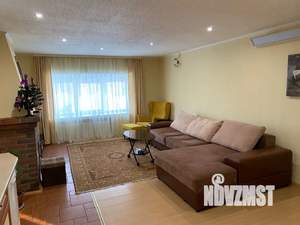 Дом 300м&sup2;, 3-этажный, посуточно, 