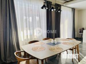 Коттедж 360м², 2-этажный, на длительный срок, 