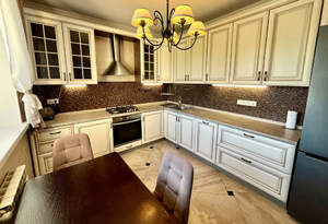 Дом 200м², 2-этажный, на длительный срок, 