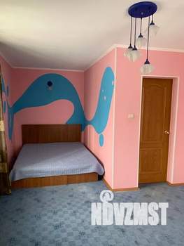 Дом 300м&sup2;, 3-этажный, посуточно, 