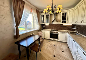 Дом 200м², 2-этажный, на длительный срок, 