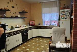 Коттедж 275м², 3-этажный, участок 7 сот.  