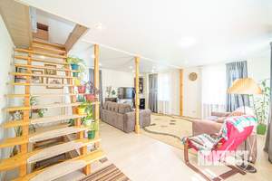 Дом 142м², 3-этажный, участок 13 сот.  