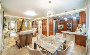 Дом 183м², 3-этажный, участок 6 сот.  