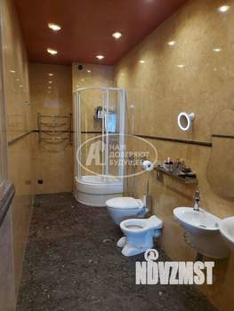 Дом 366м&sup2;, 2-этажный, участок 5 сот.  