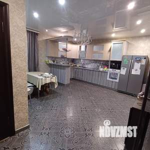 Коттедж 315м², 2-этажный, участок 7 сот.  