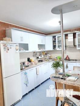 Дом 480м², 3-этажный, участок 16 сот.  