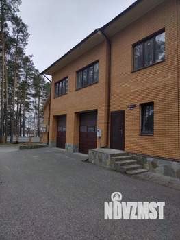 Таунхаус 371м², 2-этажный, участок 7 сот.  