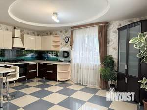 Коттедж 451м², 3-этажный, участок 12 сот.  