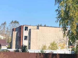 Таунхаус 1068м&sup2;, 3-этажный, участок 12 сот.  