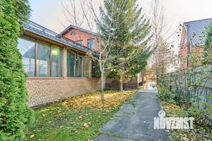 Дом 359м², 3-этажный, участок 8 сот.  