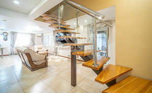 Дом 183м², 3-этажный, участок 6 сот.  