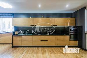 Дом 366м&sup2;, 2-этажный, участок 5 сот.  