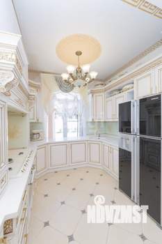 Дом 272м², 2-этажный, участок 9 сот.  