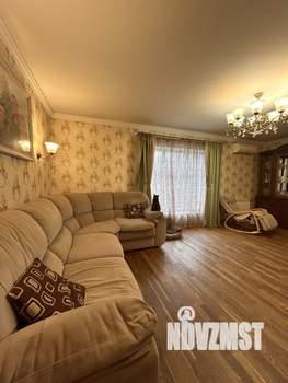 Дом 222м², 3-этажный, участок 9 сот.  