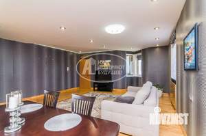 Дом 366м&sup2;, 2-этажный, участок 5 сот.  