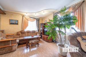 Дом 217м², 2-этажный, участок 12 сот.  