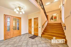 Дом 359м², 3-этажный, участок 8 сот.  