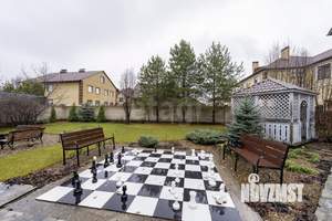 Дом 450м&sup2;, 3-этажный, участок 12 сот.  