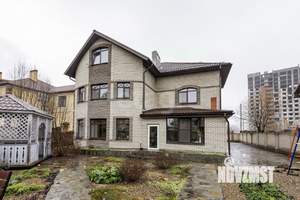 Дом 450м&sup2;, 3-этажный, участок 12 сот.  