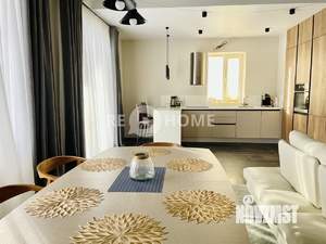 Коттедж 360м², 3-этажный, участок 4 сот.  