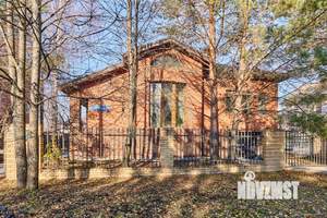 Дом 359м², 3-этажный, участок 8 сот.  