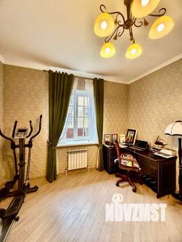 Коттедж 250м², 2-этажный, участок 10 сот.  