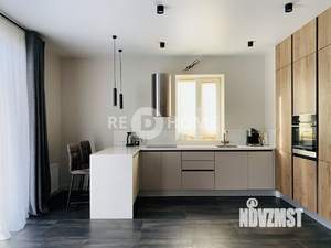 Коттедж 360м², 3-этажный, участок 4 сот.  