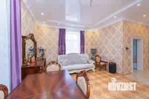 Дом 264м², 2-этажный, участок 8 сот.  