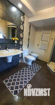 Дом 222м², 3-этажный, участок 9 сот.  