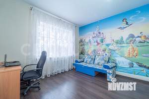 Дом 292м², 2-этажный, участок 11 сот.  