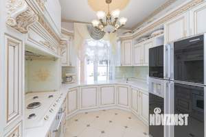 Дом 272м², 2-этажный, участок 9 сот.  