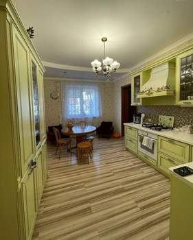 Дом 353м², 3-этажный, участок 12 сот.  