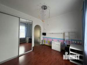 Дом 219м², 2-этажный, участок 6 сот.  