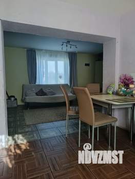 Коттедж 200м², 3-этажный, участок 6 сот.  