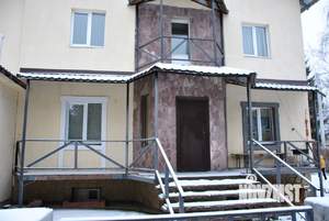 Коттедж 275м², 3-этажный, участок 7 сот.  