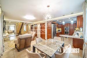 Коттедж 183м², 3-этажный, участок 6 сот.  