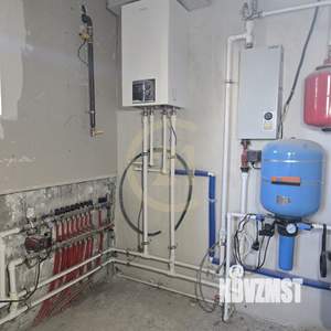 Дом 198м², 2-этажный, участок 6 сот.  