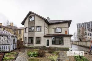 Дом 450м&sup2;, 3-этажный, участок 12 сот.  