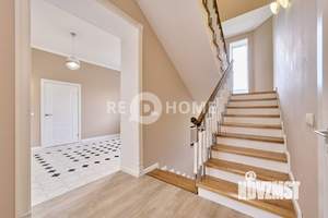 Дом 309м², 2-этажный, участок 10 сот.  