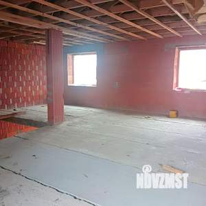 Коттедж 180м², 2-этажный, участок 10 сот.  