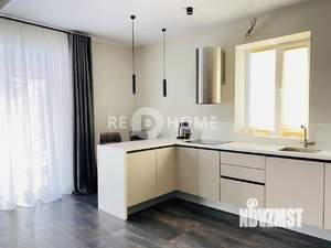 Коттедж 360м², 3-этажный, участок 4 сот.  