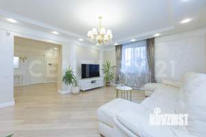 Коттедж 391м², 3-этажный, участок 12 сот.  