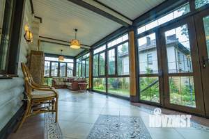 Коттедж 235м², 3-этажный, участок 9 сот.  